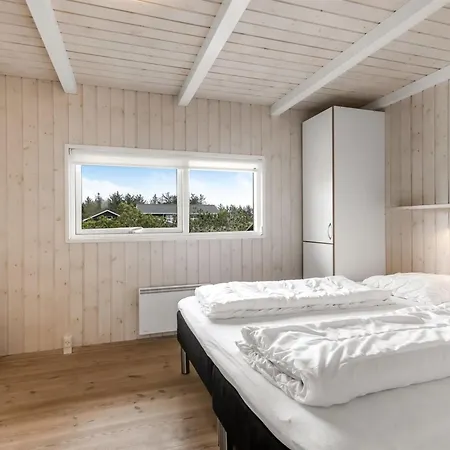 Holiday home Juris Lokken